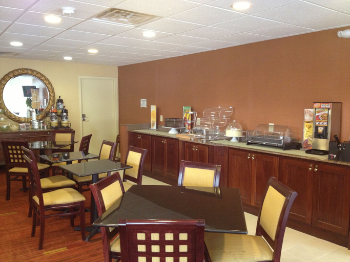Food & Drinks 5, Quality Inn Waterbury East, New Haven