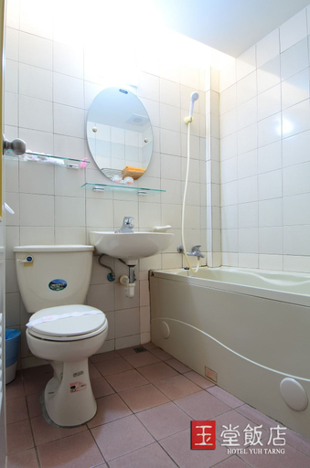 Bathroom 4, Yuh-Tarng Hotel, Penghu