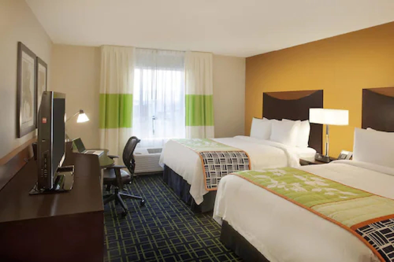 Bedroom 4, Fairfield Inn & Suites by Marriott Toronto Mississauga, Peel