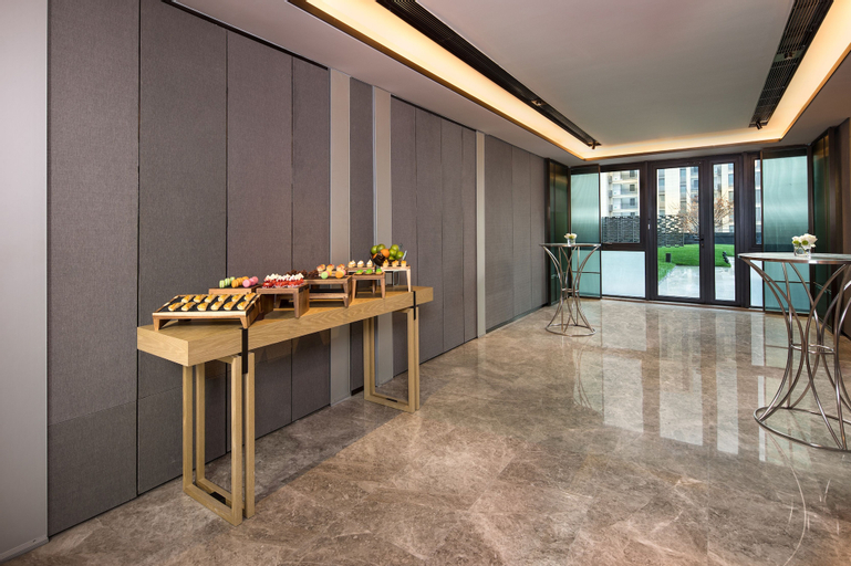 Food & Drinks 5, Courtyard by Marriott Shanghai Hongqiao, Shanghai