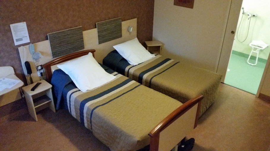 Bedroom 2, Havana, Yonne
