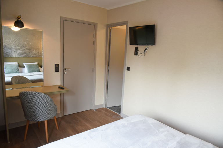 Bedroom 3, Auberge la Renaissance, Val-d'Oise