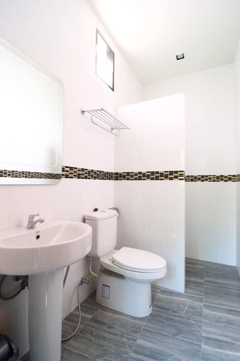 Bathroom 5, Peaceful Resort Koh Lanta, Ko Lanta