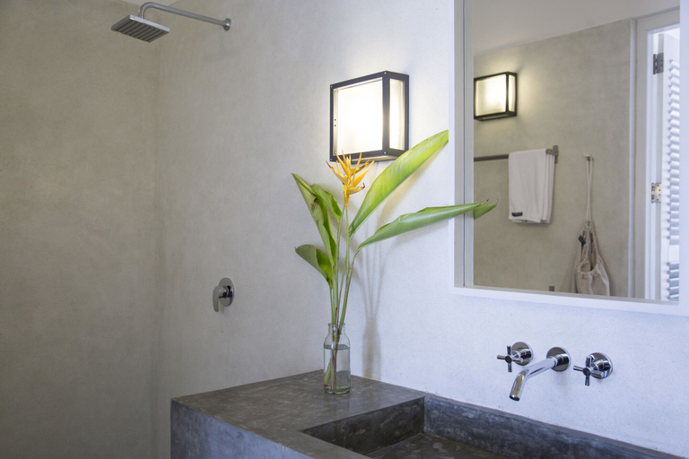 Bathroom 5, Arabella on Boossa, Hikkaduwa
