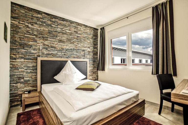 Bedroom 4, Hotel Maxis, Karlsruhe