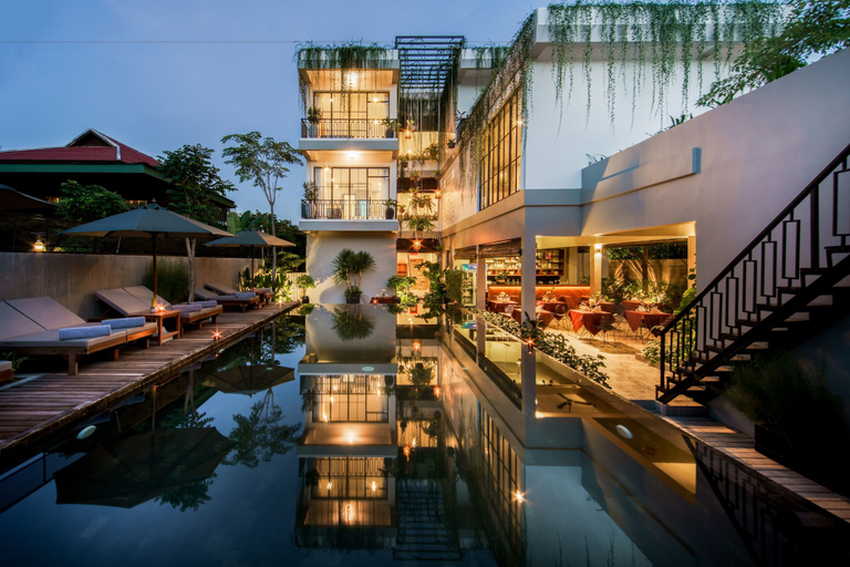 Exterior & Views