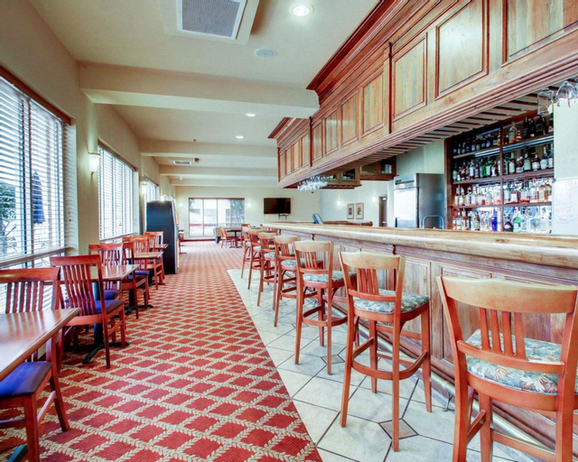 Food & Drinks 5, Clarion Suites, Concordia