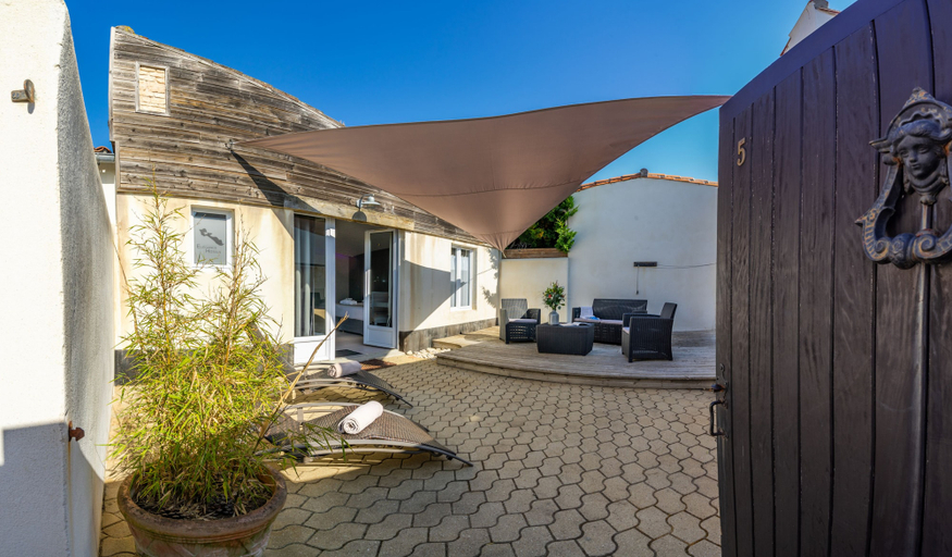 Exterior & Views 2, Elégance Suites Hôtel - Île de Ré, Charente-Maritime