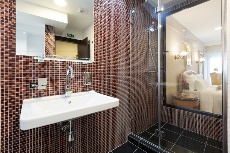 Bathroom 4, Sterling Hotel, Belgrade