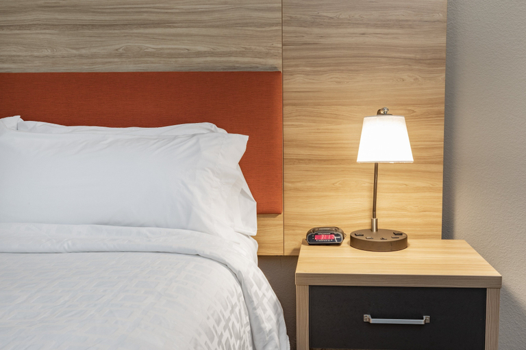 Bedroom 2, Candlewood Suites MOUNT PLEASANT, Titus