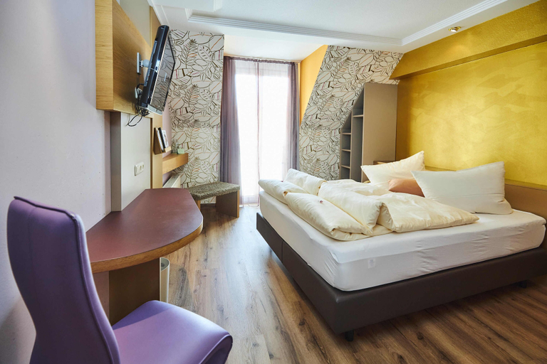 Bedroom 2, Flair Hotel Zum Schwarzen Reiter, Augsburg