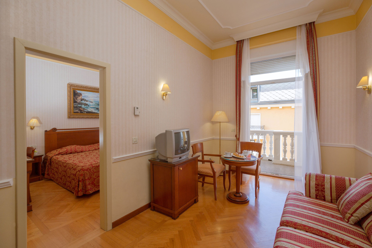 Bedroom 2, Hotel Continental, Opatija/Veprinac