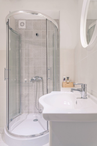 Bathroom 4, Hunyadi 4 Apartment II., Budapesti