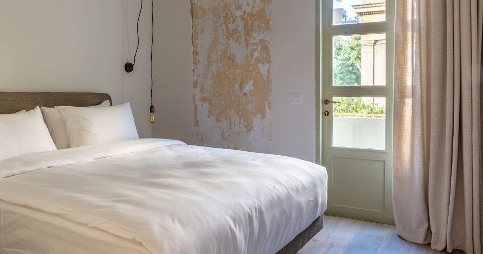 Bedroom 5, Ruby