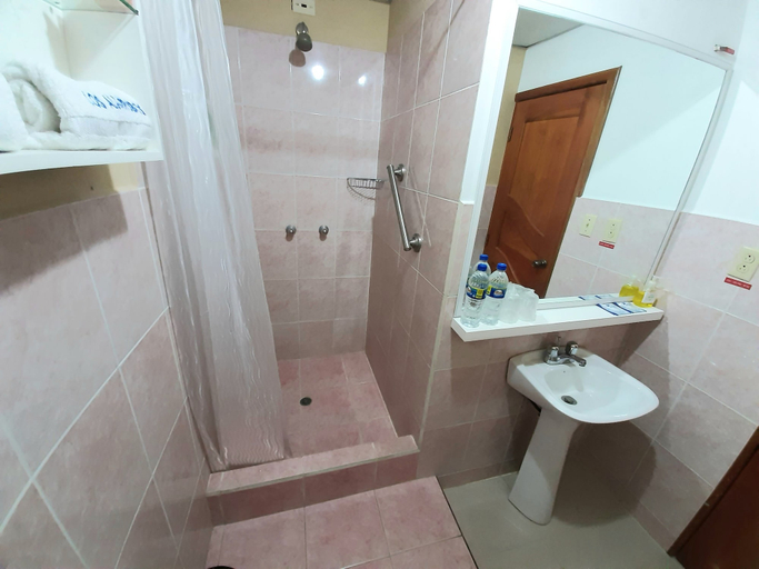 Bathroom 4, Hotel Los Algarrobos, San Cristóbal