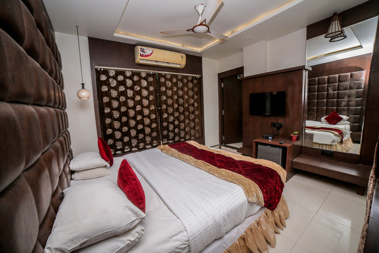 Bedroom 3, Hotel MK Vivanta, Gwalior