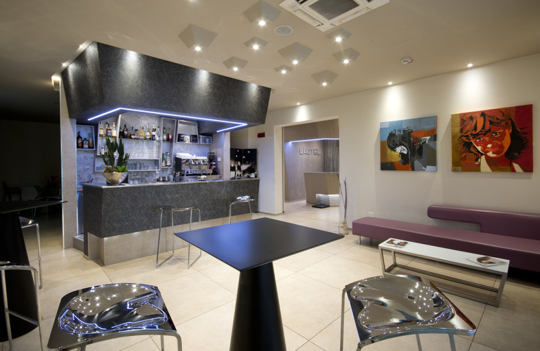 Food & Drinks 5, L'Hotel, Rimini
