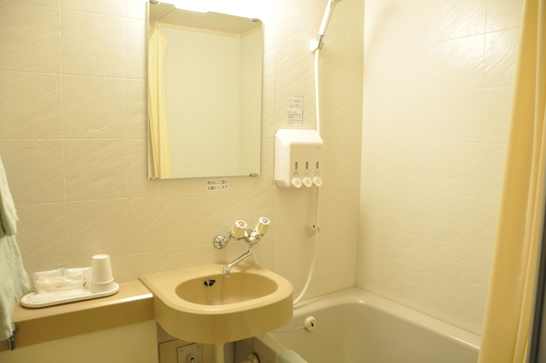 Bathroom 4, Palace Inn Toyota, Toyota