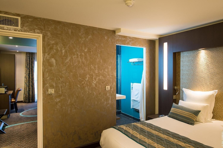 Bedroom 3, Hotel Francois Premier, Charente