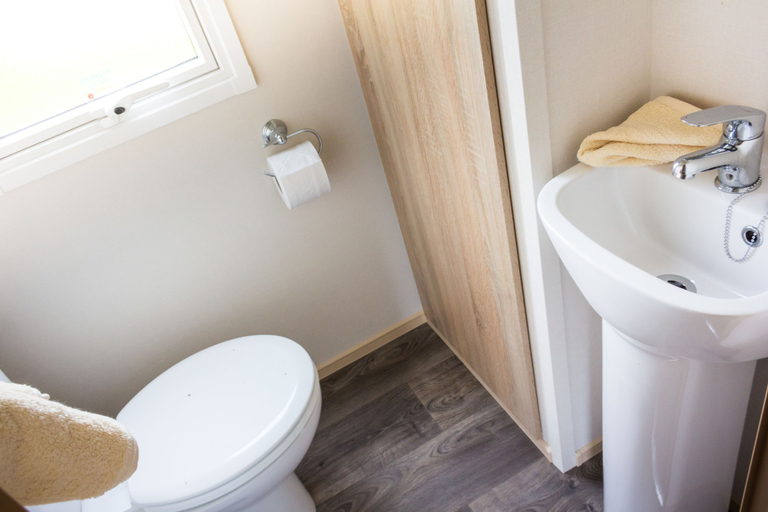 Bathroom 4, The Lakes Rookley Holiday Park, Isle of Wight