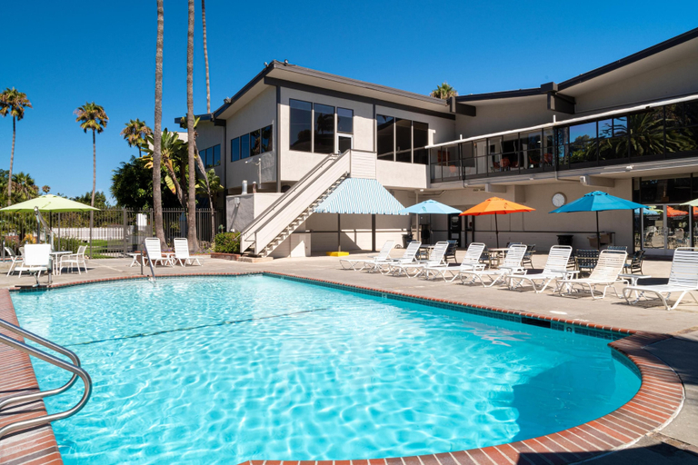 Sport & Beauty 1, San Clemente Inn, Orange