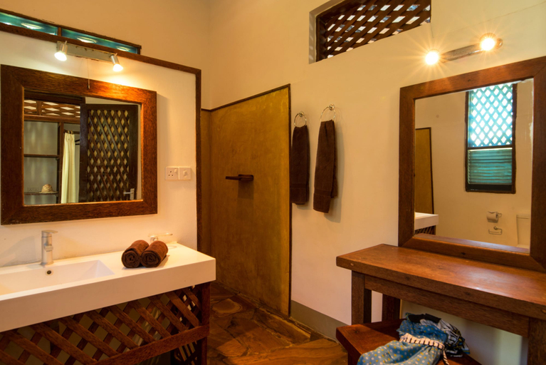 Bathroom 5, Pongwe Beach Hotel, Kati