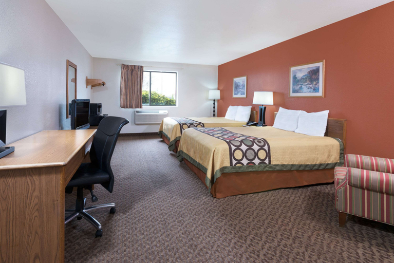 Bedroom 3, Super 8 by Wyndham Morgantown, Monongalia