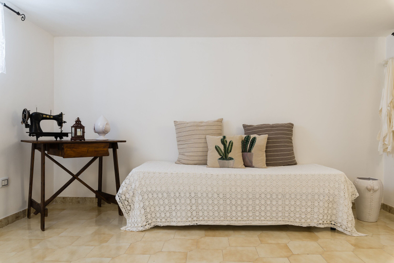 Bedroom 2, Marie Maison Salinola, Brindisi