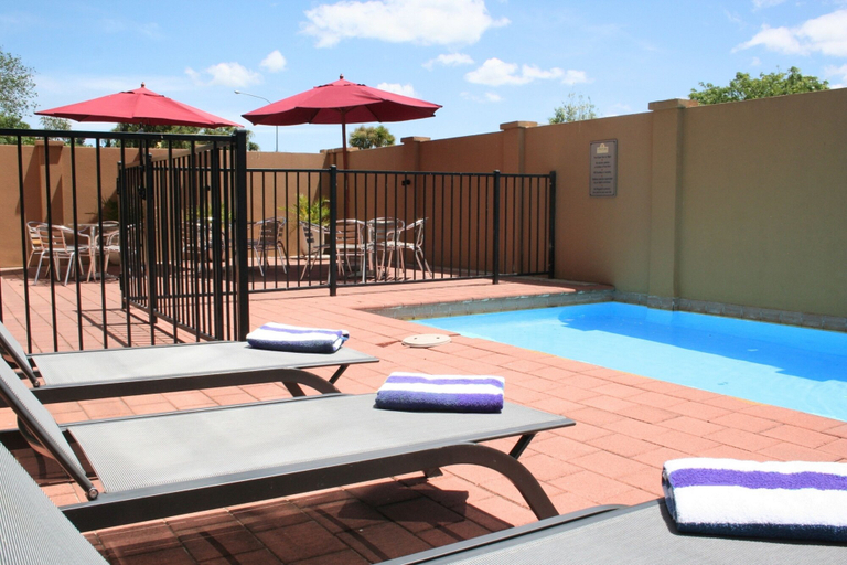 Sport & Beauty 4, Ventura Inn & Suites Hamilton, Hamilton