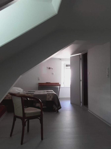 Bedroom 4, Hôtel Du Jura, Doubs