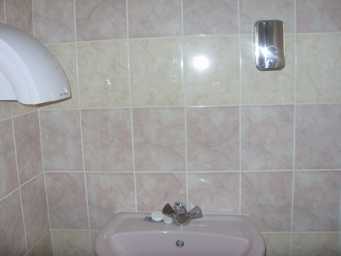Bathroom 3, Lusaka Mosi-O-Tunya Executive Lodge, Lusaka
