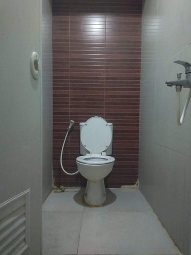 Bathroom, The Edge By Orin, Cimahi