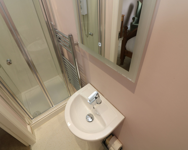 Bathroom 4, Inglenook Guest House, North Yorkshire