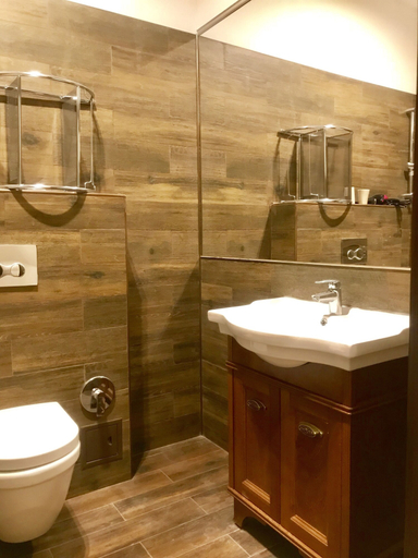 Bathroom 5, Viewpoint Hotel, Central