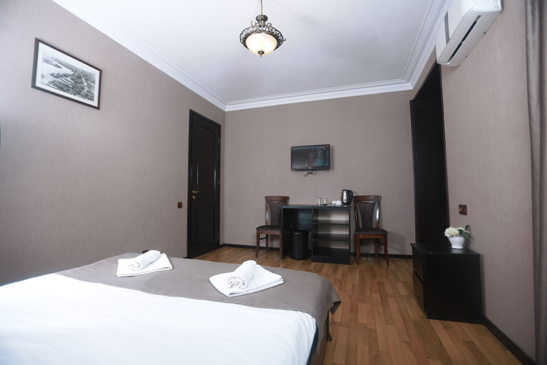 Bedroom 3, Hotel New Metekhi, Tbilisi