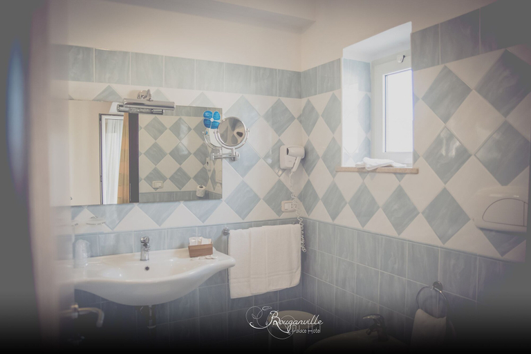 Bathroom 4, Bouganville Palace Hotel, Cosenza