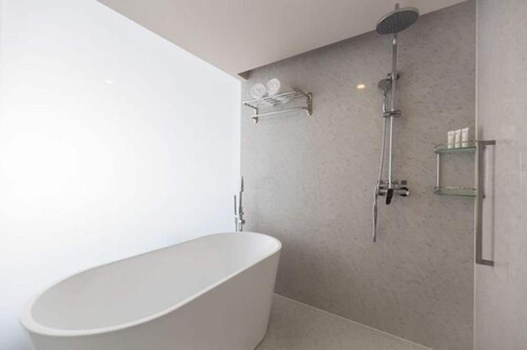 Bathroom 4, JinJiang Metropolo Hua Ting Guest House, Shanghai