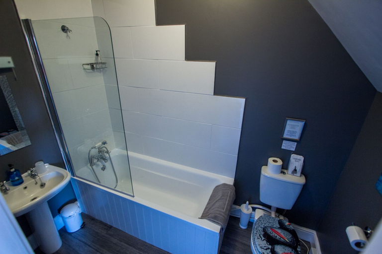 Bathroom 4, Harbour Heights Guest House, Torbay
