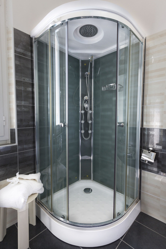 Bathroom 3, MoMo Seaview Hotel Rimini, Rimini