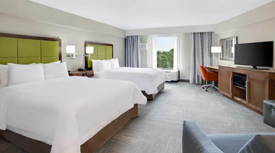Bedroom 3, Hampton Inn Lancaster, Fairfield