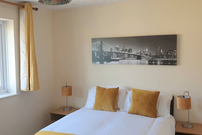 Bedroom 2, Clarence Suite, Medway