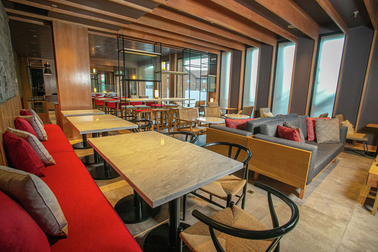 Food & Drinks 5, Hampton by Hilton Bariloche, Bariloche