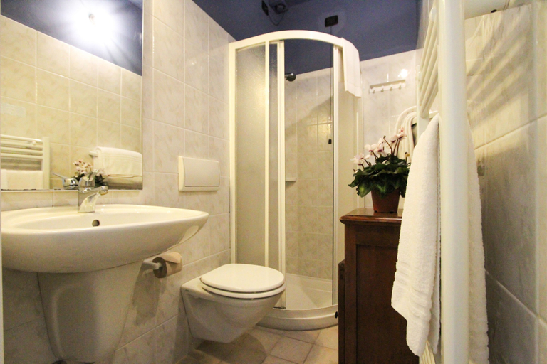 Bathroom 4, Hotel Bardolino, Verona