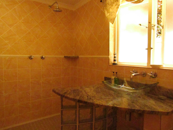 Bathroom 3, The Saffron House, iLembe