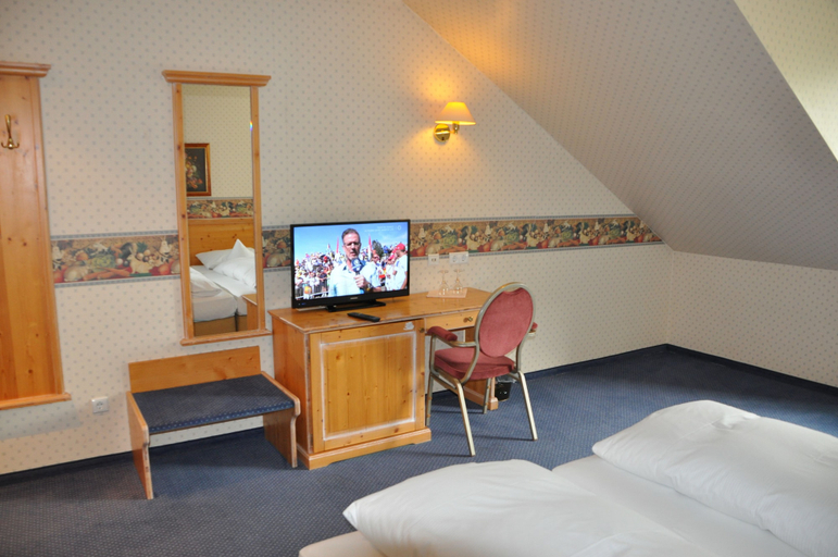 Bedroom 4, Emsland Hotel Saller See, Emsland