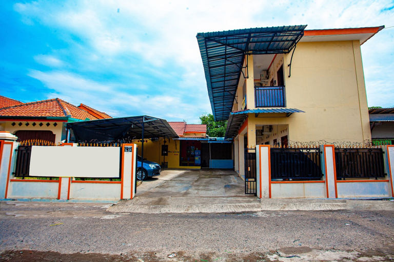 Exterior & Views 2, SPOT ON 2875 Kost Pandawa Syariah, Cilacap