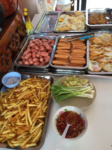 Food & Drinks 5, Bussaracum Hotel, Tha Muang
