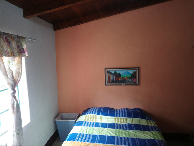 Bedroom 2, Pink house, San Antonio Palopó