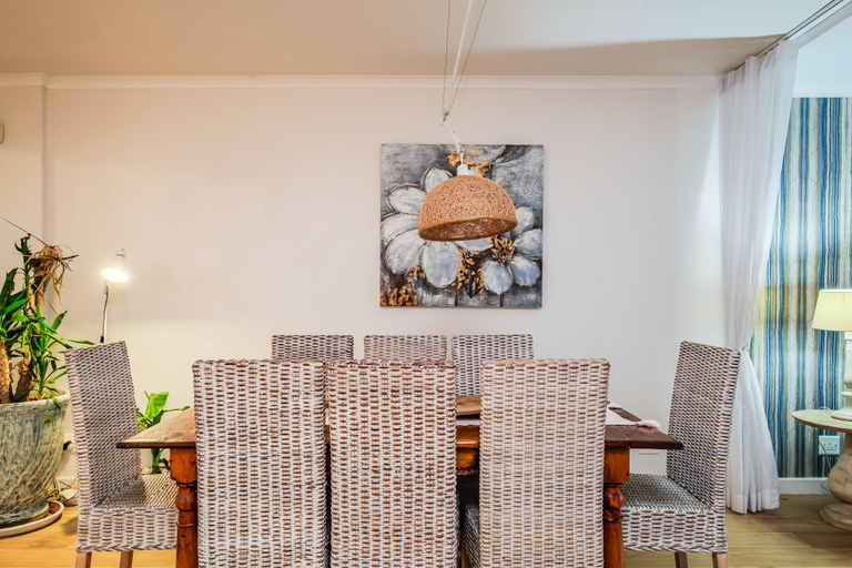 Others 5, Beachy Apartment w Pool Ocean Views Beach Steps, City of Cape Town