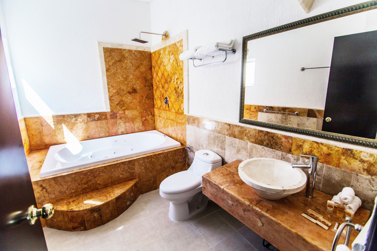 Bathroom 5, Hotel Palacio Maya, Mérida